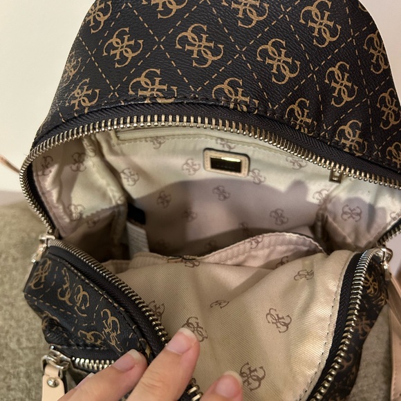 Guess bag - Picture 3 of 4